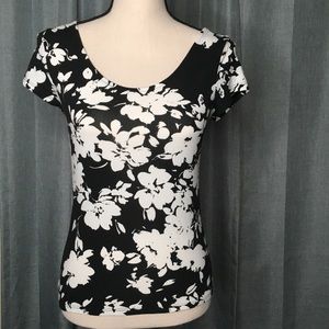 Aeropostale Black & White Floral T-Shirt Medium
